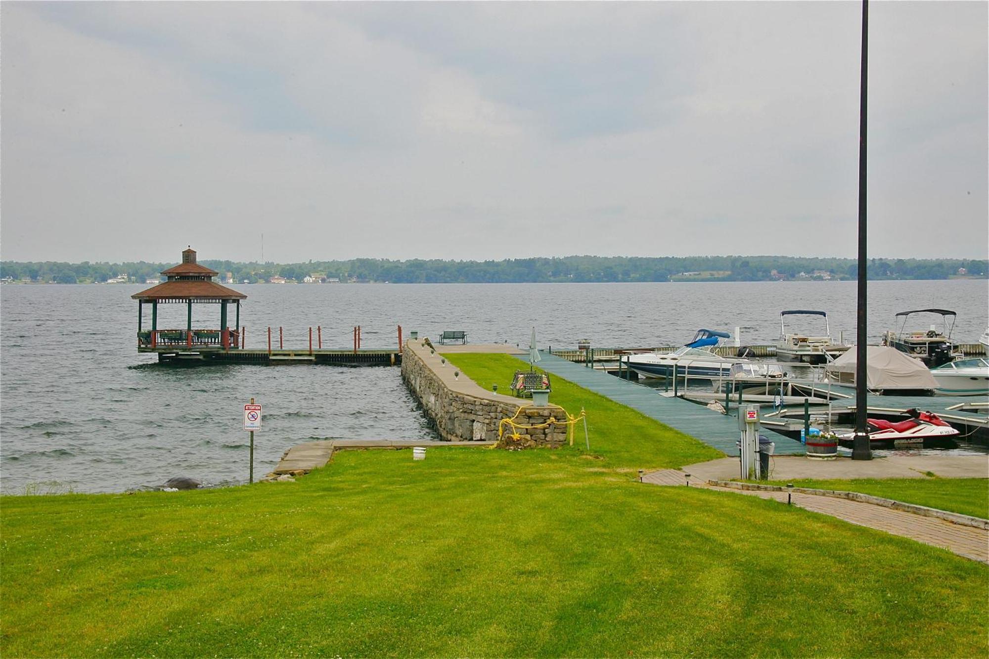 Stone Fence Resort Ogdensburg Exterior photo