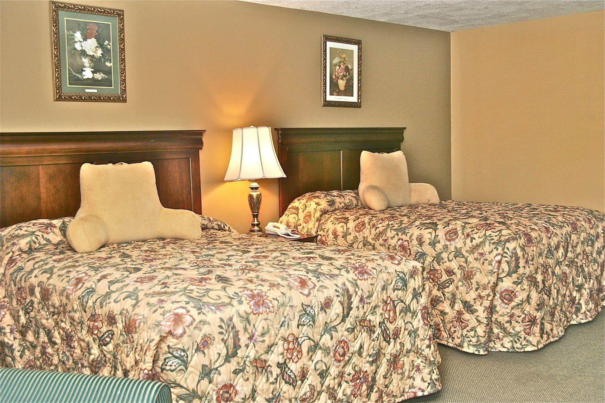 Stone Fence Resort Ogdensburg Exterior photo